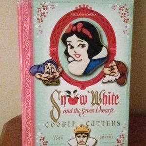Snow white cookie cutters